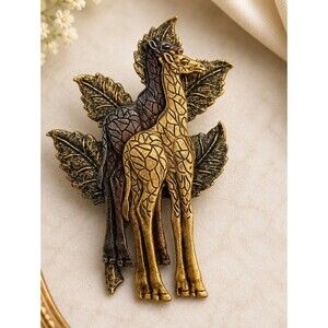 Vintage Giraffe Brooch Gold Bronze Tone Safari Animal Pin Dimensional Layered Me